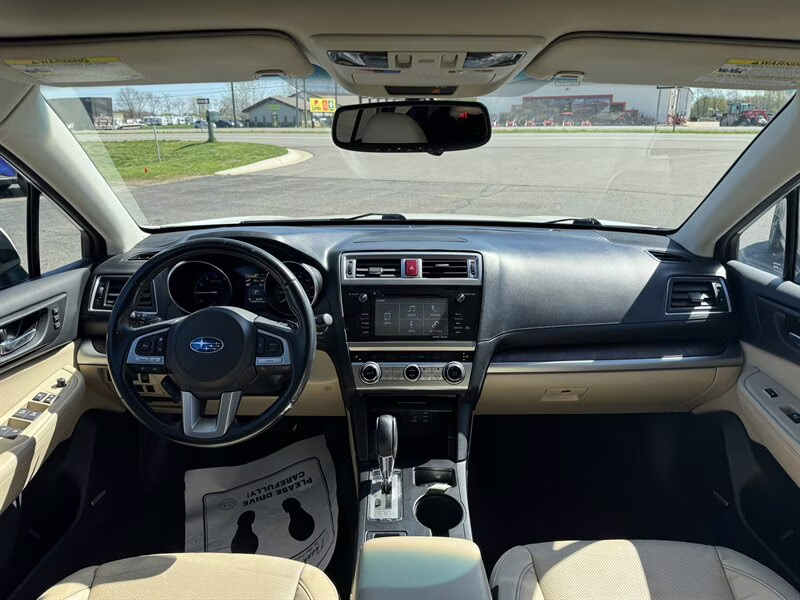2017 Crystal White Pearl Subaru Outback 2.5i Limited AWD Crossover