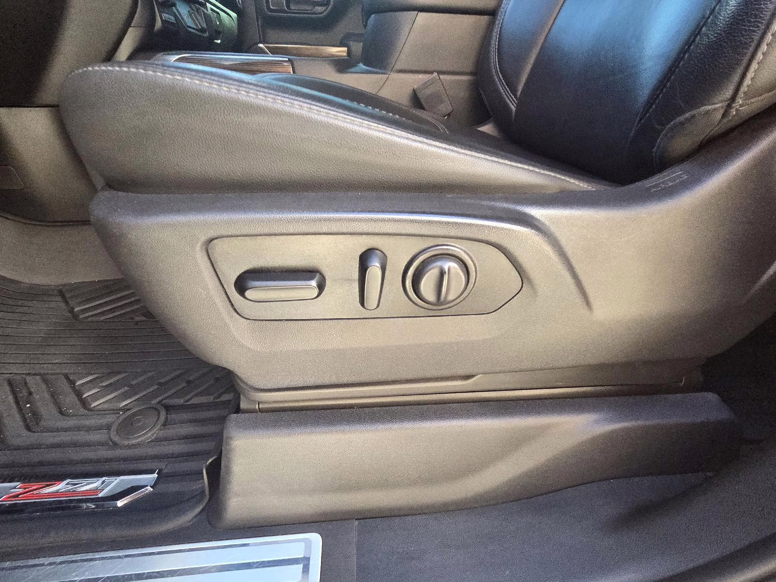 2020 Black Chevrolet Silverado 1500 LT Trail Boss 4X4 Truck