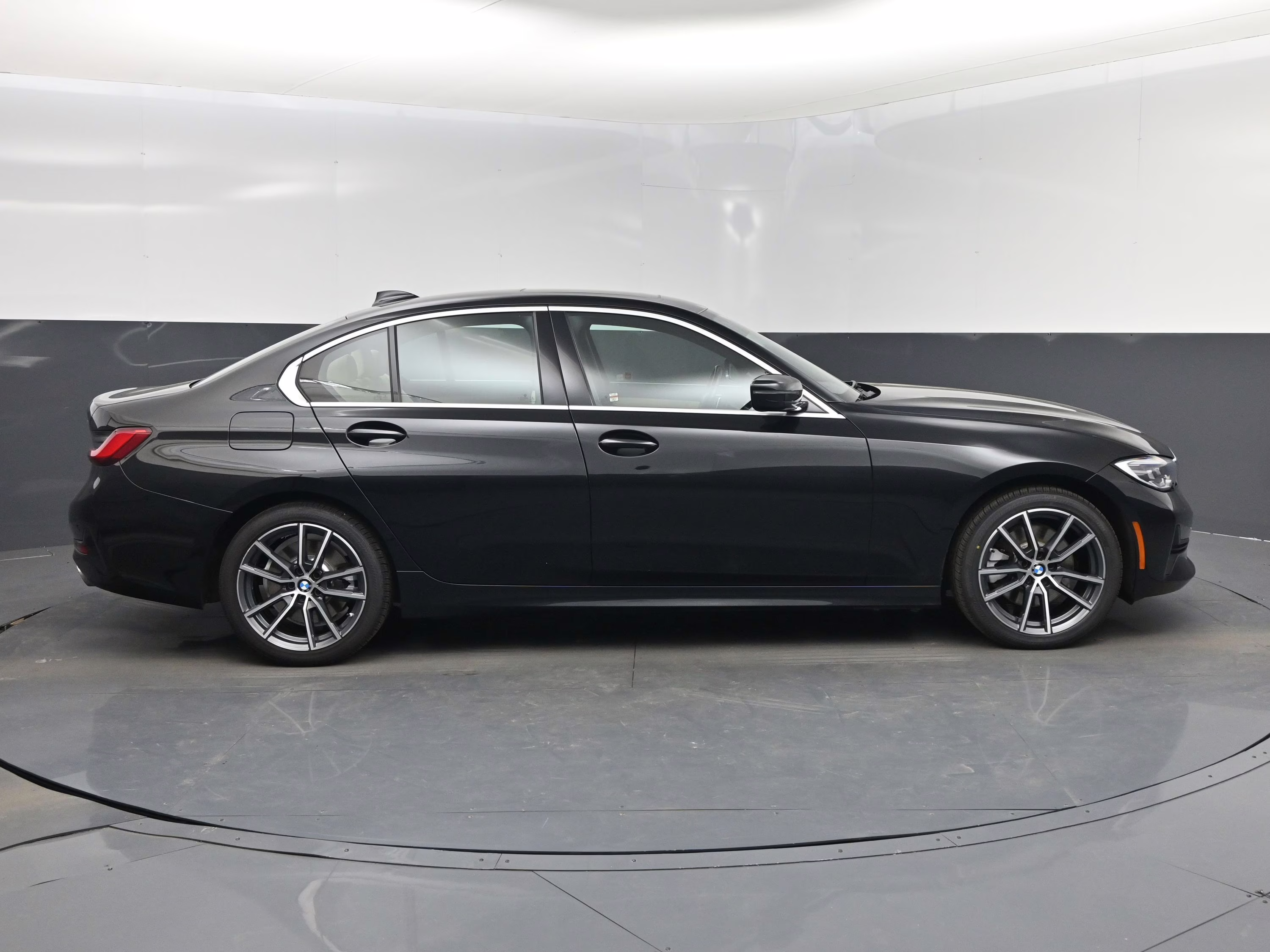 2021 Black Sapphire Metallic BMW 3 Series 330i xDrive AWD Sedan