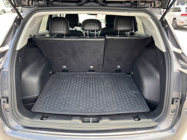 2018 Granite Crystal Metallic Clearcoat Jeep Compass Latitude 4X4 SUV