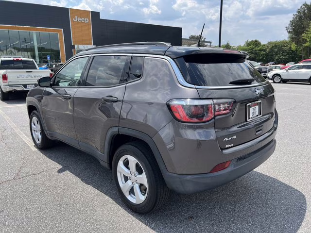 2018 Granite Crystal Metallic Clearcoat Jeep Compass Latitude 4X4 SUV