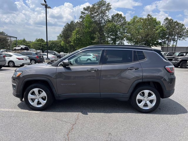 2018 Granite Crystal Metallic Clearcoat Jeep Compass Latitude 4X4 SUV