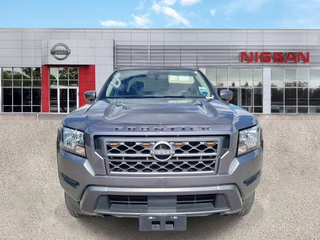 2023 Gun Metallic Nissan Frontier SV 4X4 Truck