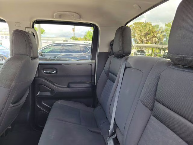 2023 Gun Metallic Nissan Frontier SV 4X4 Truck