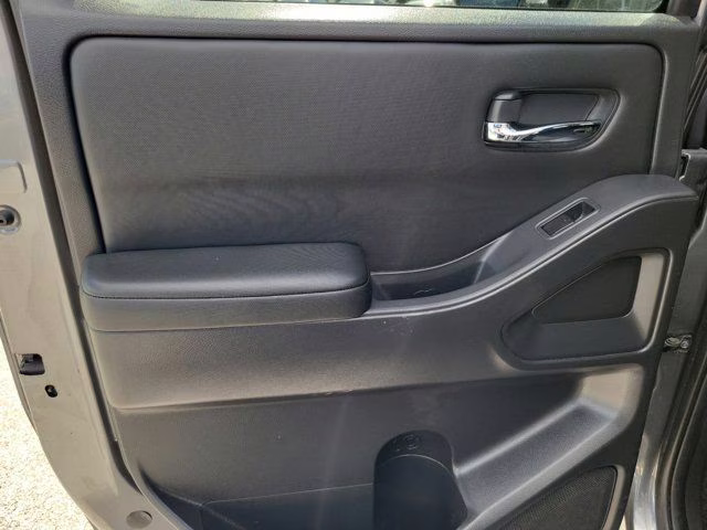 2023 Gun Metallic Nissan Frontier SV 4X4 Truck