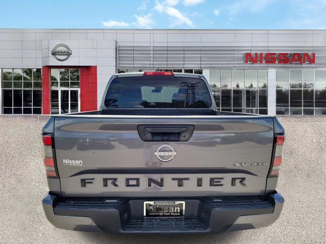 2023 Gun Metallic Nissan Frontier SV 4X4 Truck