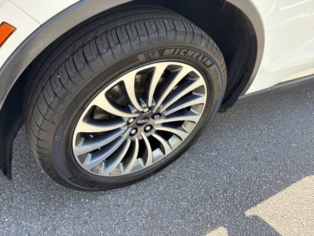 2020 White Metallic Lincoln Aviator Reserve AWD SUV