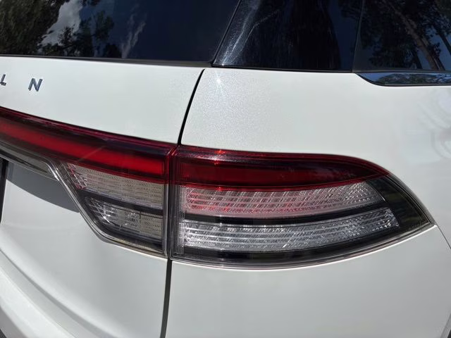 2020 White Metallic Lincoln Aviator Reserve AWD SUV