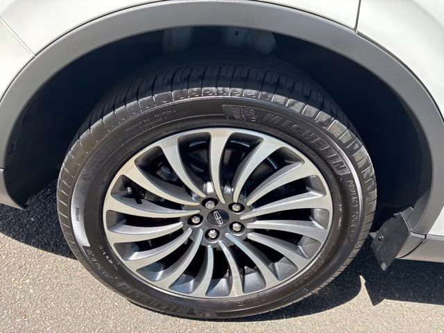 2020 White Metallic Lincoln Aviator Reserve AWD SUV