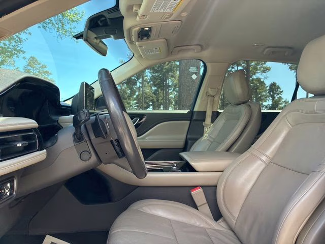 2020 White Metallic Lincoln Aviator Reserve AWD SUV