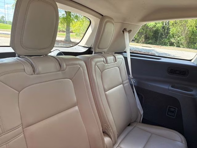 2020 White Metallic Lincoln Aviator Reserve AWD SUV