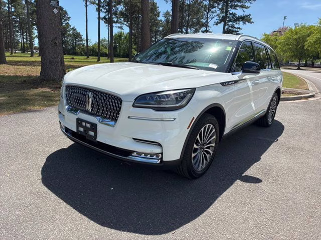 2020 White Metallic Lincoln Aviator Reserve AWD SUV