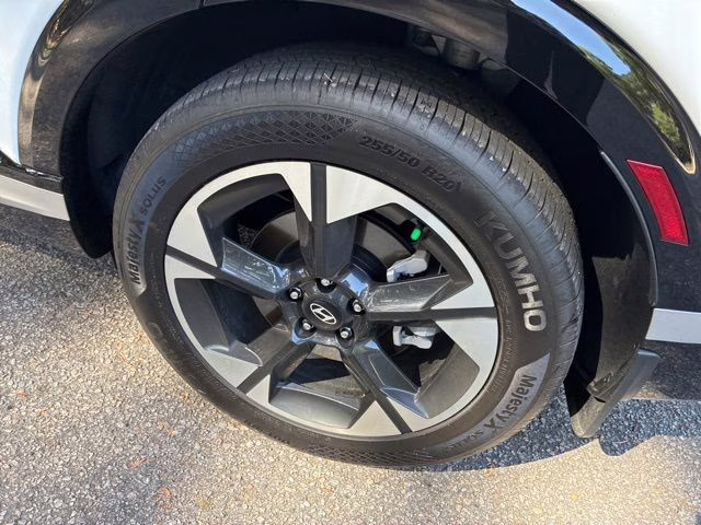 2026 Creamy White Pearl Hyundai Palisade Limited FWD SUV