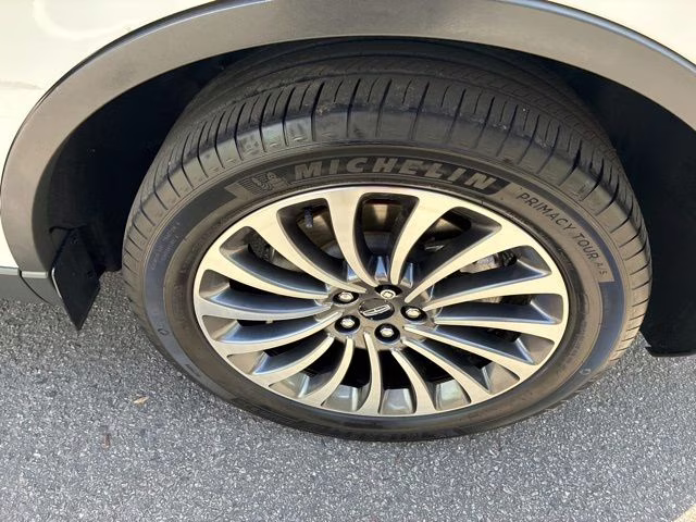 2020 White Metallic Lincoln Aviator Reserve AWD SUV