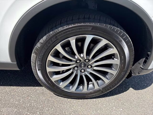 2020 White Metallic Lincoln Aviator Reserve AWD SUV