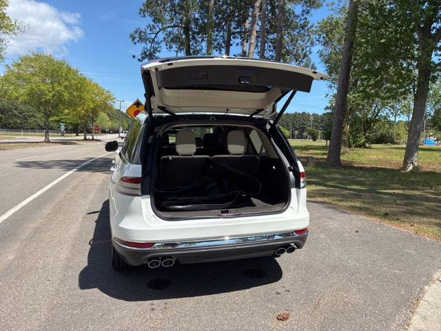 2020 White Metallic Lincoln Aviator Reserve AWD SUV