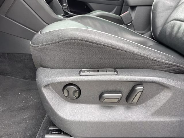 2019 Pure White Volkswagen Tiguan SEL Premium AWD SUV