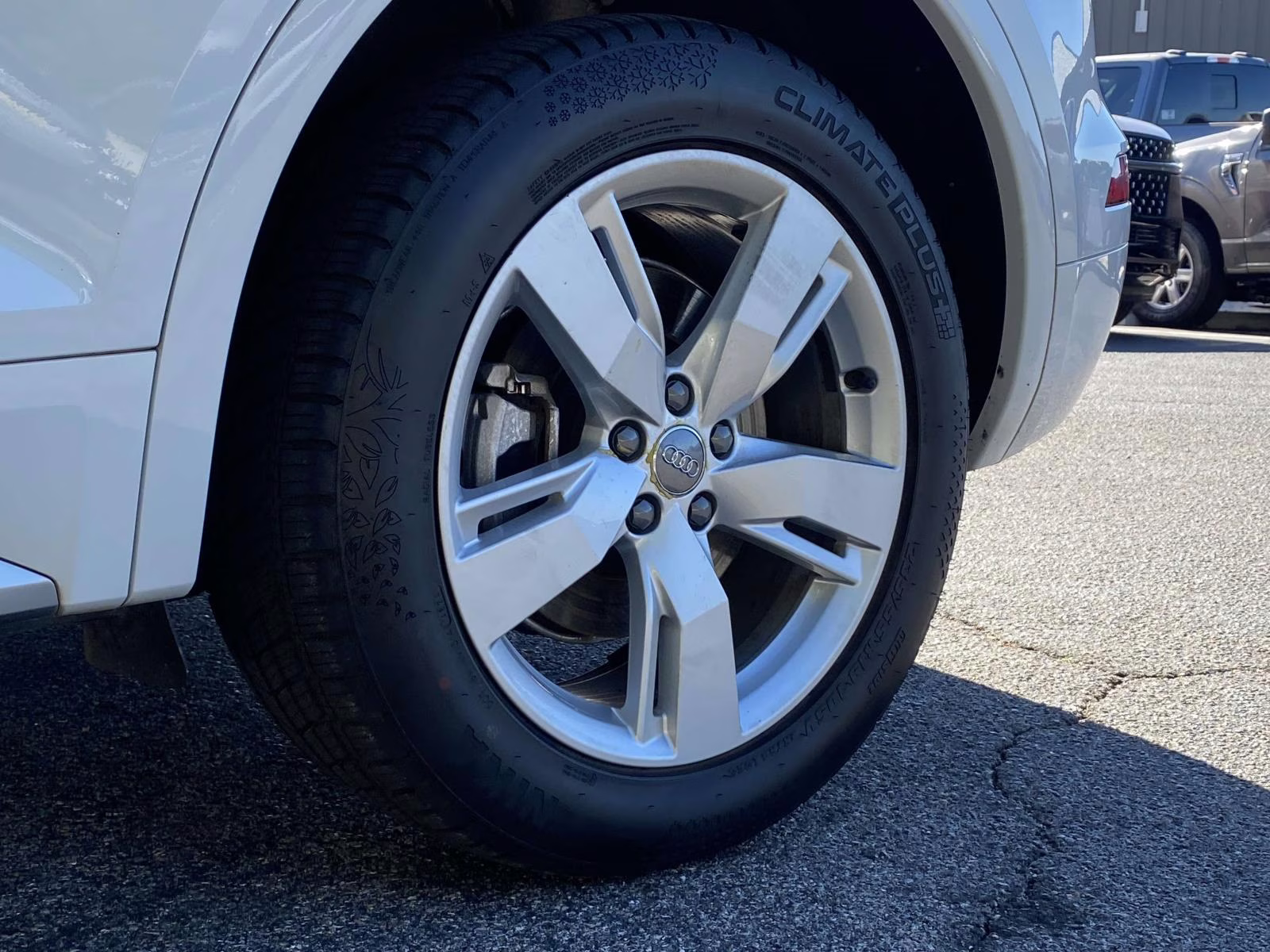 2019 Glacier White Metallic Audi Q5 2.0T Premium Plus AWD SUV