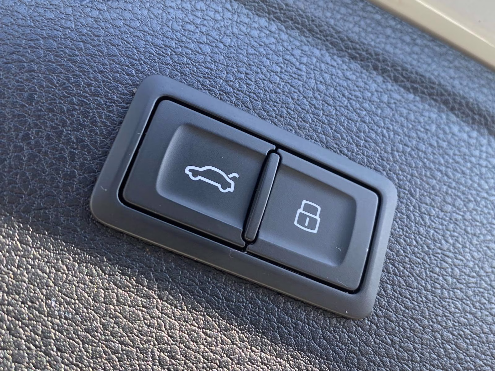 2019 Glacier White Metallic Audi Q5 2.0T Premium Plus AWD SUV