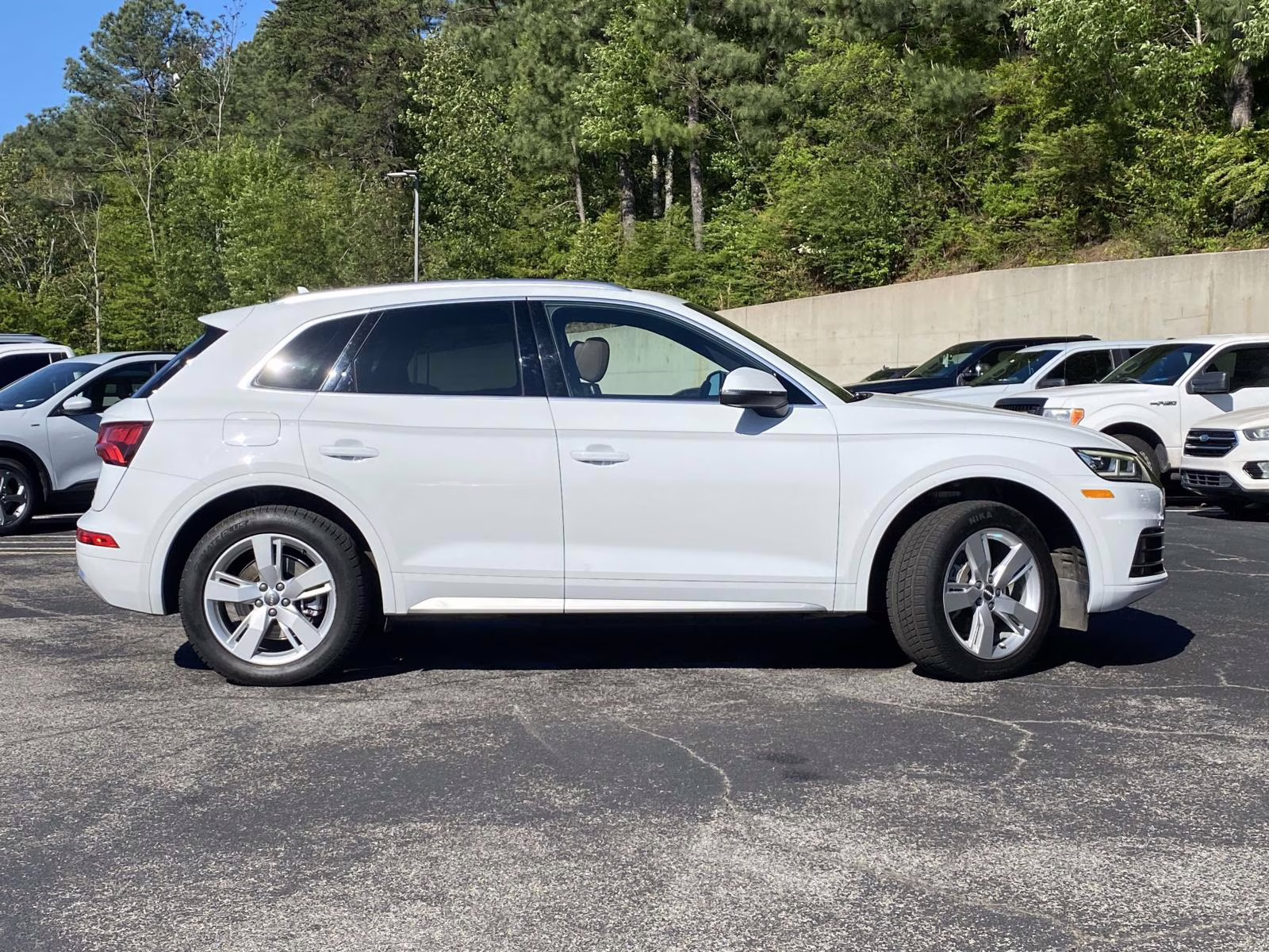 2019 Glacier White Metallic Audi Q5 2.0T Premium Plus AWD SUV