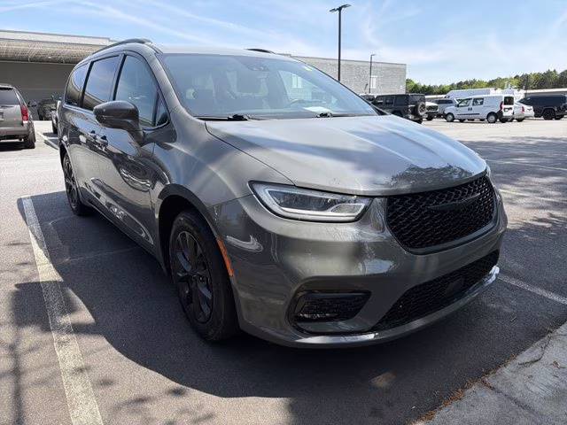 2021 Ceramic Gray Clearcoat Chrysler Pacifica Touring FWD Van