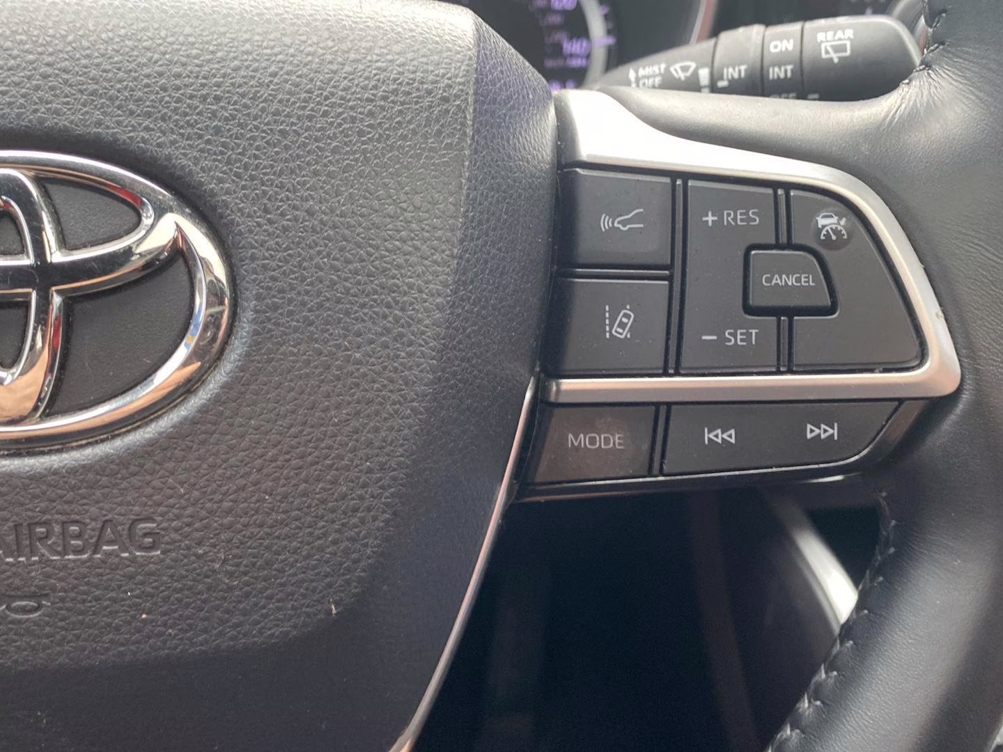 2023 Wind Chill Pearl Toyota Highlander XSE AWD SUV