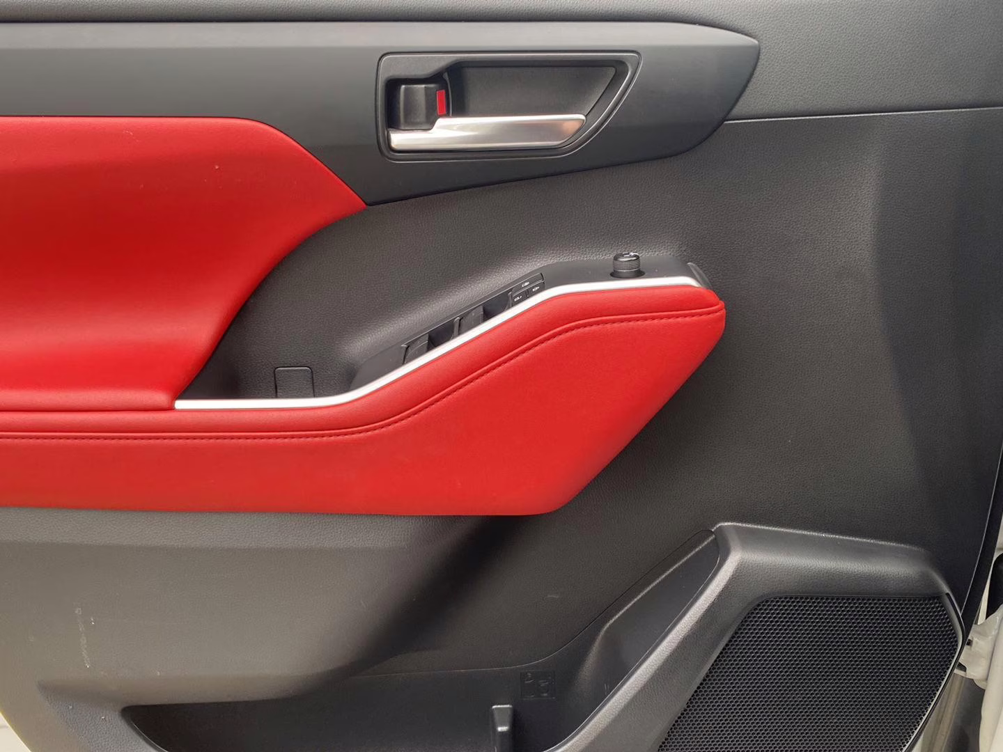 2023 Wind Chill Pearl Toyota Highlander XSE AWD SUV