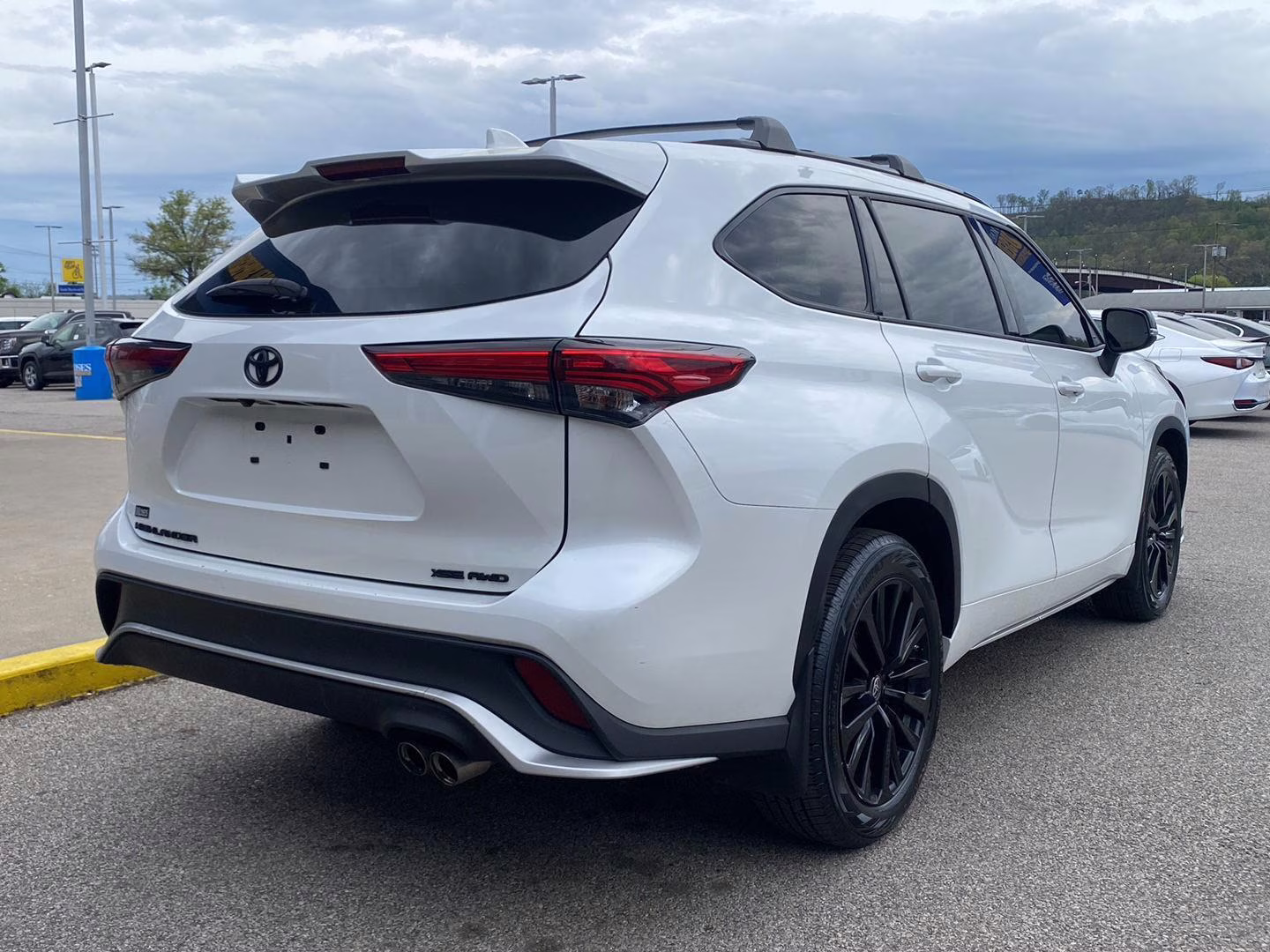 2023 Wind Chill Pearl Toyota Highlander XSE AWD SUV