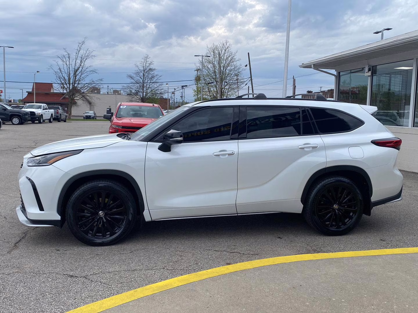 2023 Wind Chill Pearl Toyota Highlander XSE AWD SUV