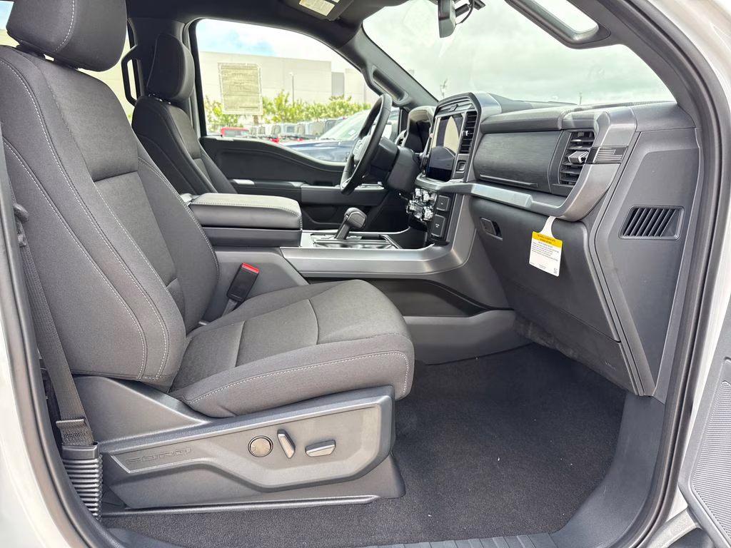 2026 Oxford White Ford F-150 XLT 4X4 Truck