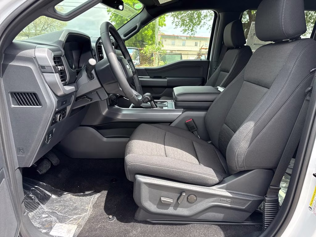 2026 Oxford White Ford F-150 XLT 4X4 Truck