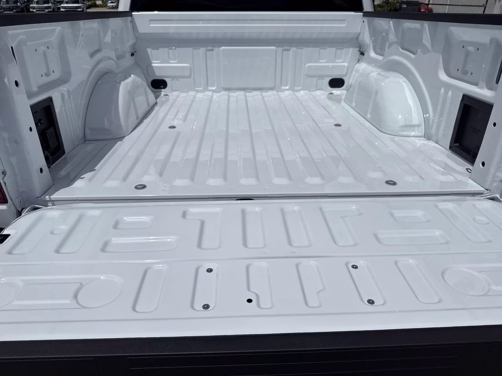 2026 Oxford White Ford F-150 XLT 4X4 Truck
