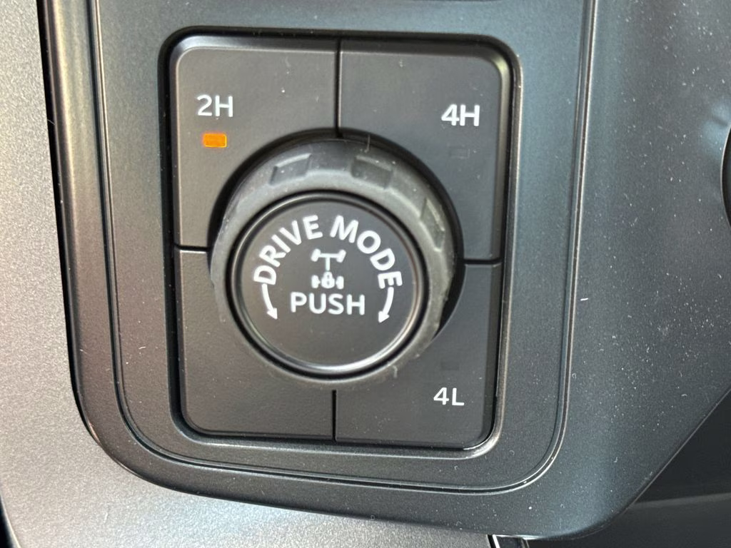 2026 Oxford White Ford F-150 XLT 4X4 Truck