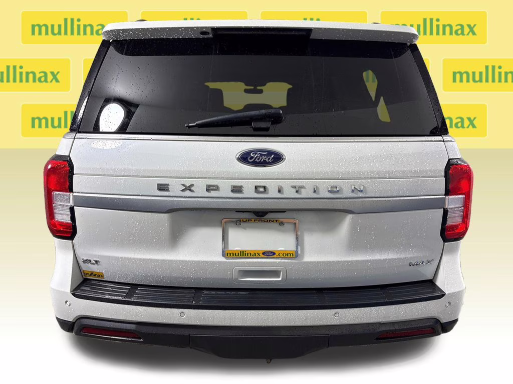 2024 White Metallic Ford Expedition Max XLT 4X4 SUV