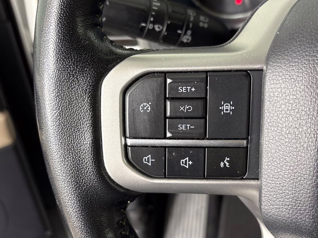 2024 White Metallic Ford Expedition Max XLT 4X4 SUV