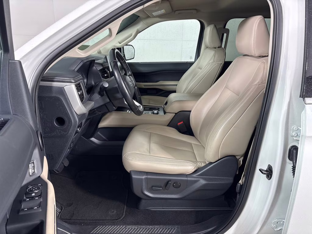 2024 White Metallic Ford Expedition Max XLT 4X4 SUV