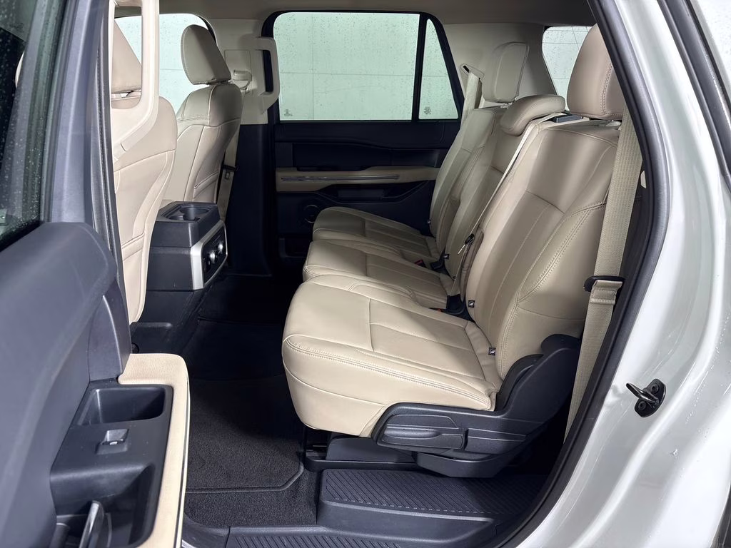 2024 White Metallic Ford Expedition Max XLT 4X4 SUV