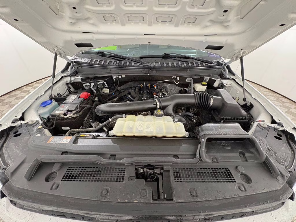 2024 White Metallic Ford Expedition Max XLT 4X4 SUV