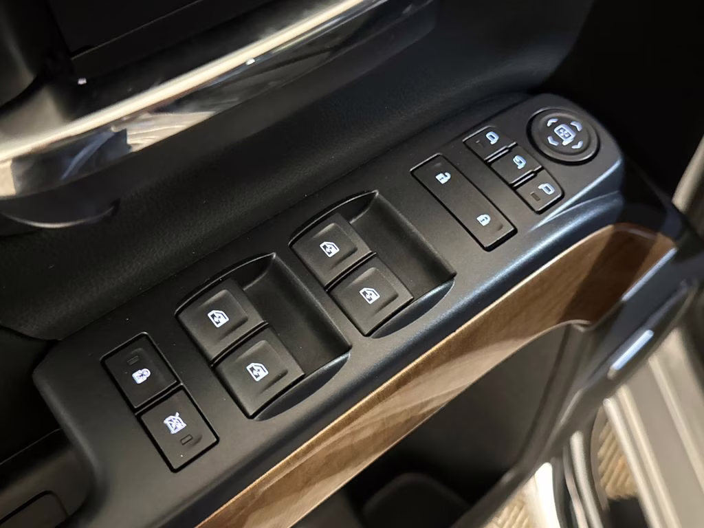 2018 Silver Ice Metallic Chevrolet Silverado 1500 LTZ RWD Truck
