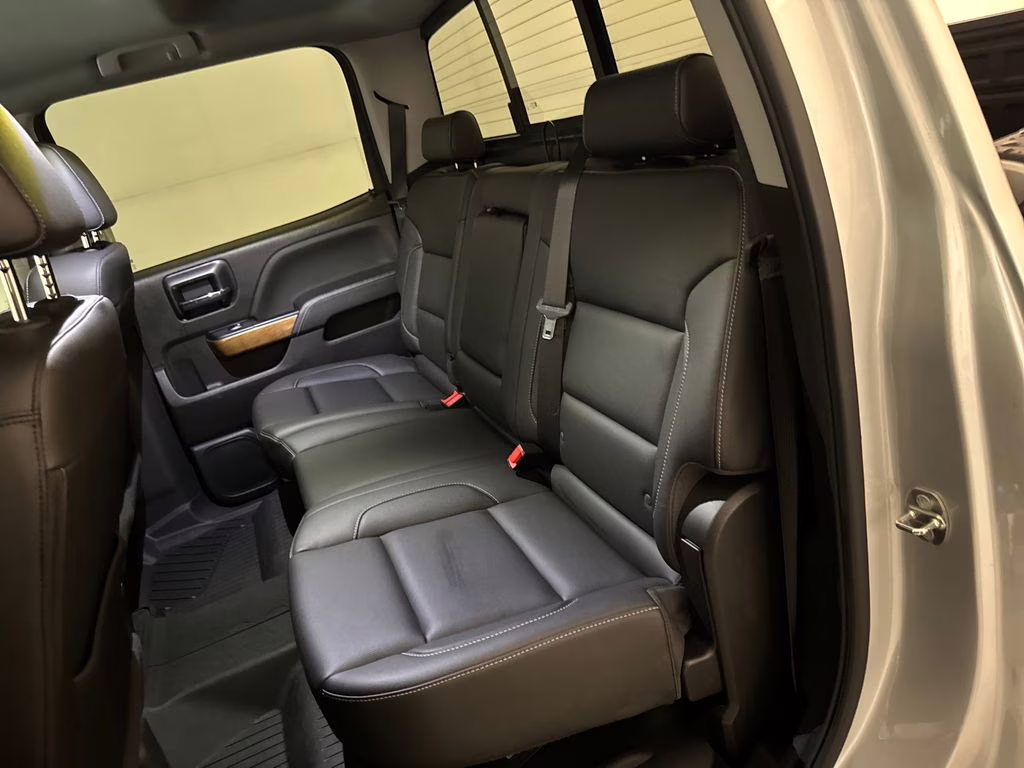 2018 Silver Ice Metallic Chevrolet Silverado 1500 LTZ RWD Truck