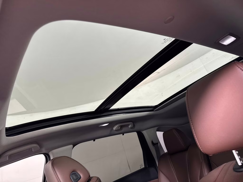 2022 Platinum White Pearl Acura MDX Technology AWD SUV