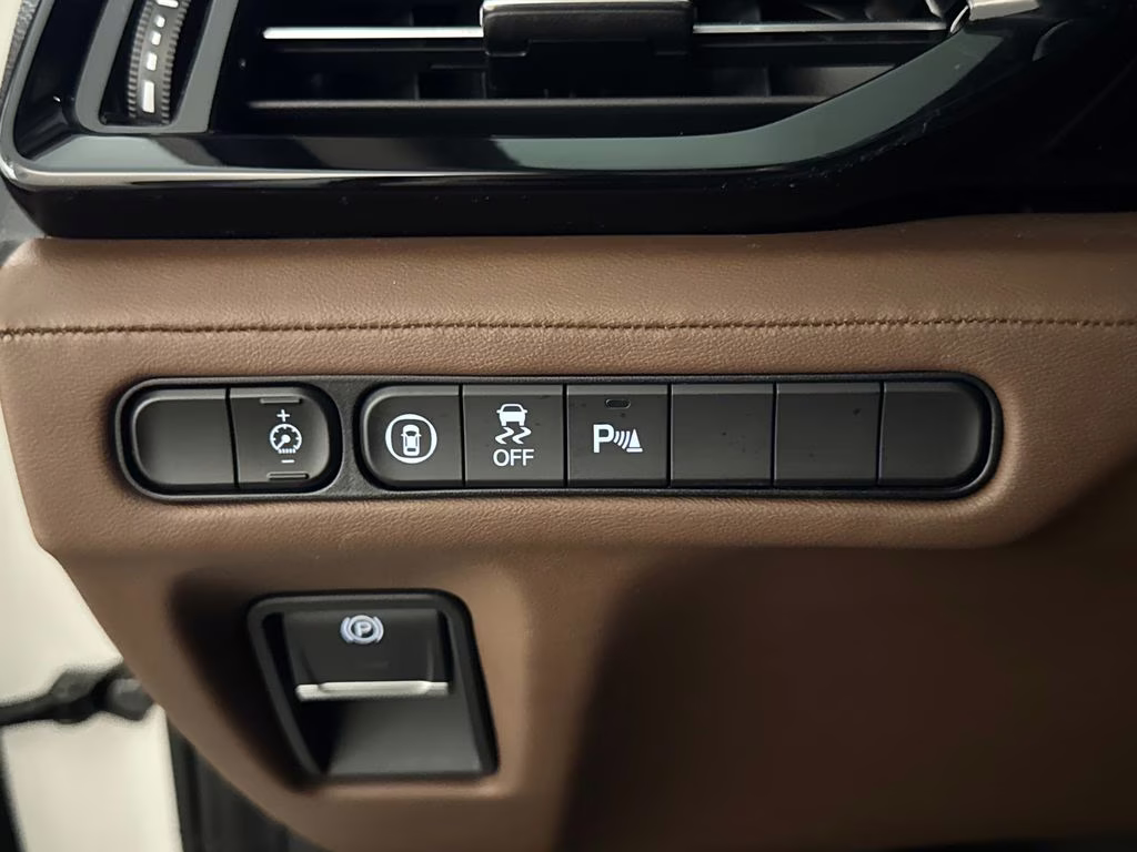 2022 Platinum White Pearl Acura MDX Technology AWD SUV