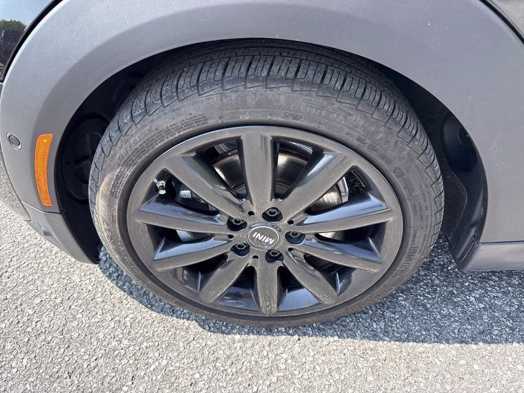 2019 Midnight Black Metallic MINI Cooper S Signature FWD Hatchback