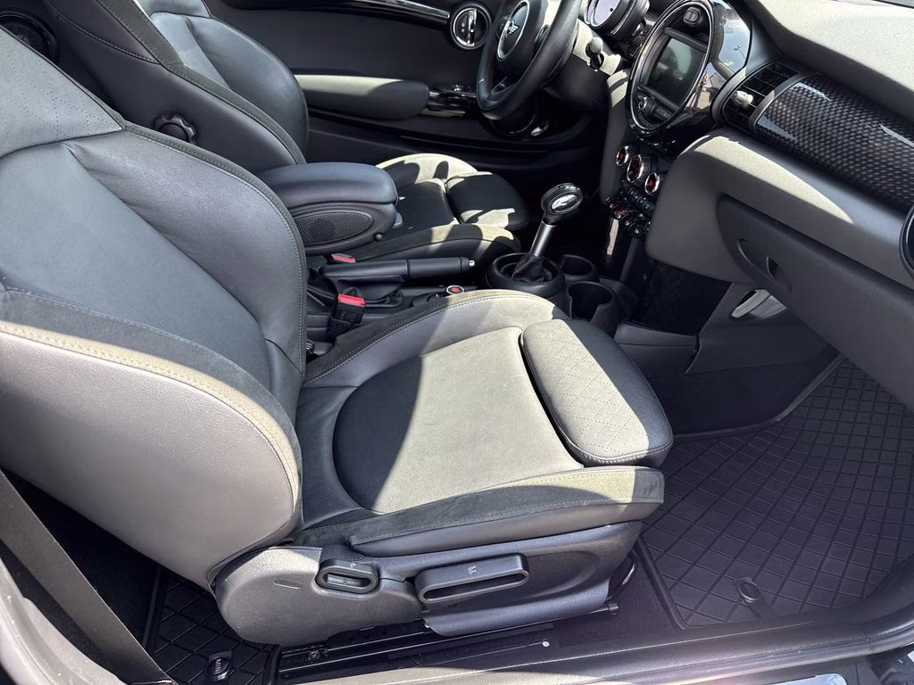 2019 Midnight Black Metallic MINI Cooper S Signature FWD Hatchback