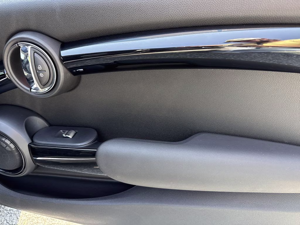 2019 Midnight Black Metallic MINI Cooper S Signature FWD Hatchback