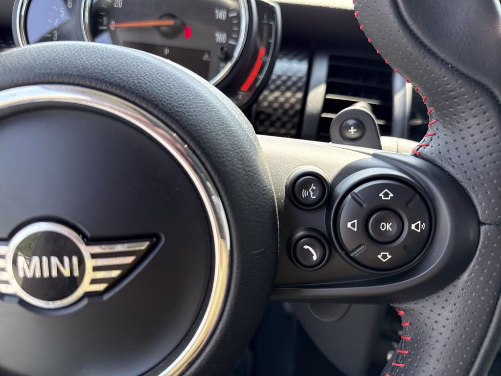 2019 Midnight Black Metallic MINI Cooper S Signature FWD Hatchback