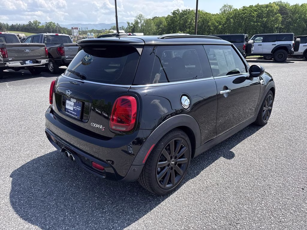 2019 Midnight Black Metallic MINI Cooper S Signature FWD Hatchback