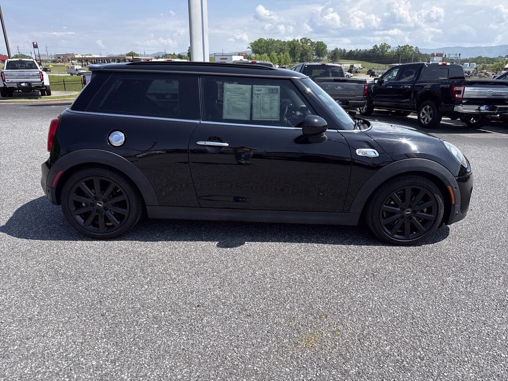 2019 Midnight Black Metallic MINI Cooper S Signature FWD Hatchback