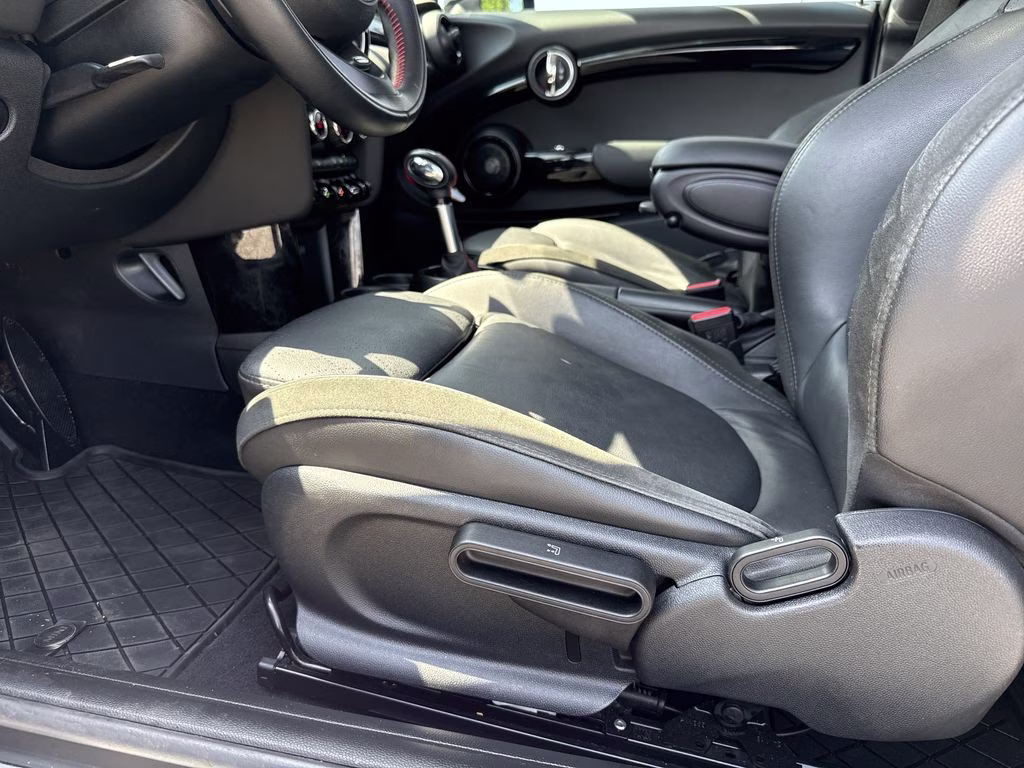 2019 Midnight Black Metallic MINI Cooper S Signature FWD Hatchback
