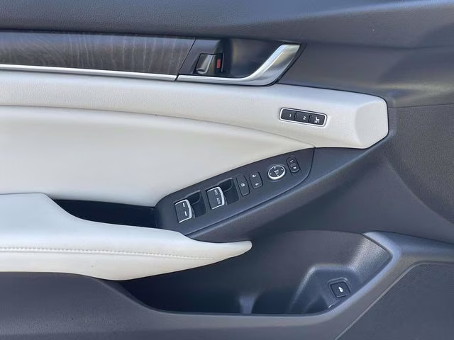 2021 Platinum White Pearl Honda Accord Touring 2.0T FWD Sedan